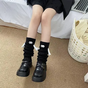 1 Çift Komik bacak ısıtıcıları el Ele Tutuşarak Sevimli Uzun Çorap Örme Kış sıcak Çorap Beyaz Siyah Tığ Çorap bot paçaları