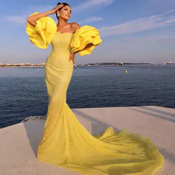 Lüks Sarı parlak pullar gece elbisesi Kapalı Omuz Pileli Mermaid Straplez Backless Kısa Kollu Seksi Balo Elbise
