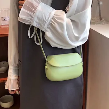 Sevimli Küçük Yuvarlak Çanta kadın 2023 Yaz Yeni Moda PU Tek omuzdan askili çanta Renkli Çok Yönlü Manyetik Toka Crossbody Çanta